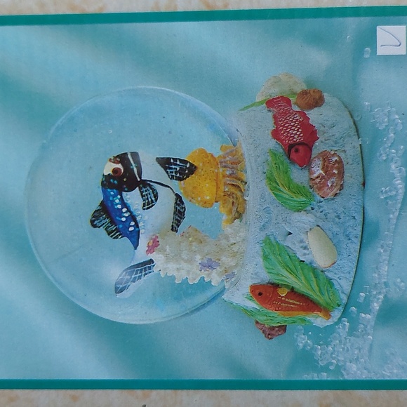 Fish waterball / snow globe NIB - Picture 4 of 9